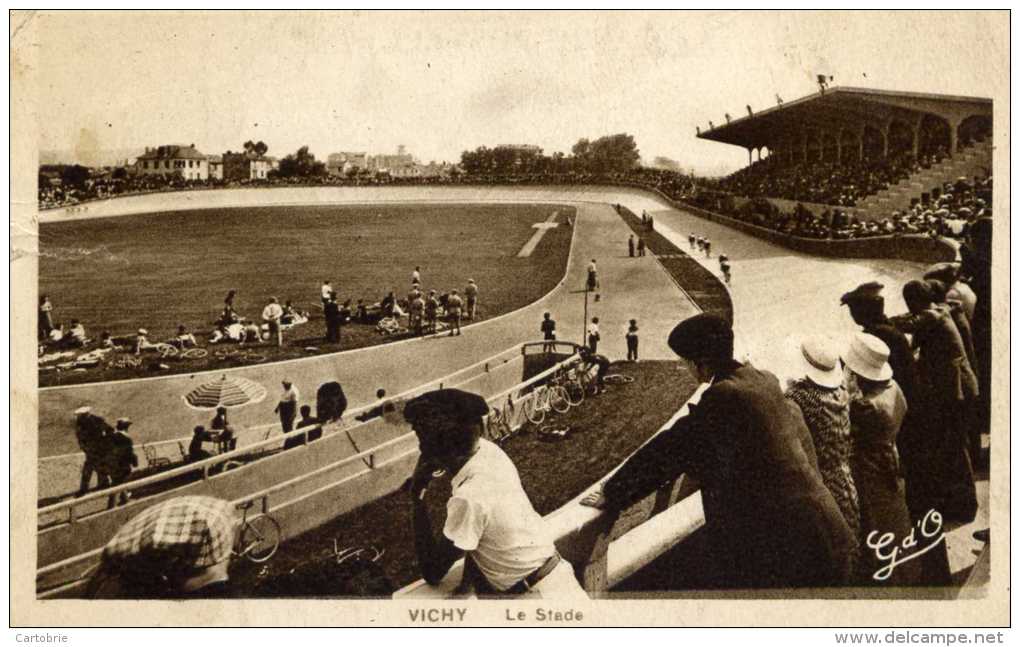 03 - VICHY - Le Stade - (vélodrome) - Animée - Thème Cyclisme - Vichy