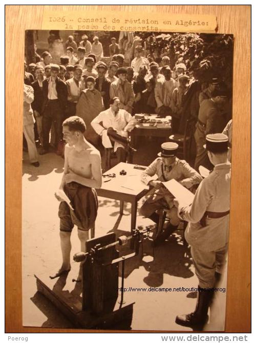 PHOTO 12X18 Années 1940-50 - PESEE DES CONSCRITS CONSEIL DE REVISION EN ALGERIE - TOAFN TIRAGE D'EPOQUE  Soldat Conscrit - War, Military