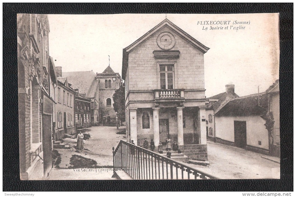 CPA 80   FLIXECOURT - LA MAIRIE ET L EGLISE - Flixecourt