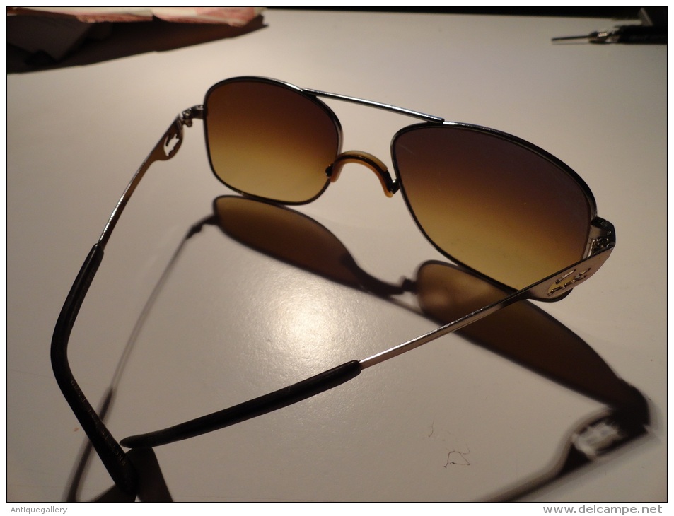 VINTAGE : ANCIENNE PAIRE DE LUNETTES DE SOLEIL  - LACOSTE - - Lunettes De Soleil