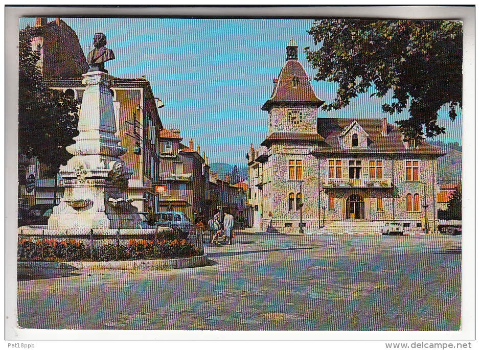 LAMASTRE 07 - Place Seignobos Et Hotel De Ville - Jolie CPSM Dentelée GF N° 49861 - Ardèche - Lamastre
