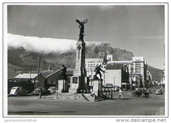 REAL PHOTOGRAPHIC POSTCARD WAR MEMORIAL ON ADDERLEY STREET - CAPE TOWN - SOUTH AFRICA - Afrique Du Sud