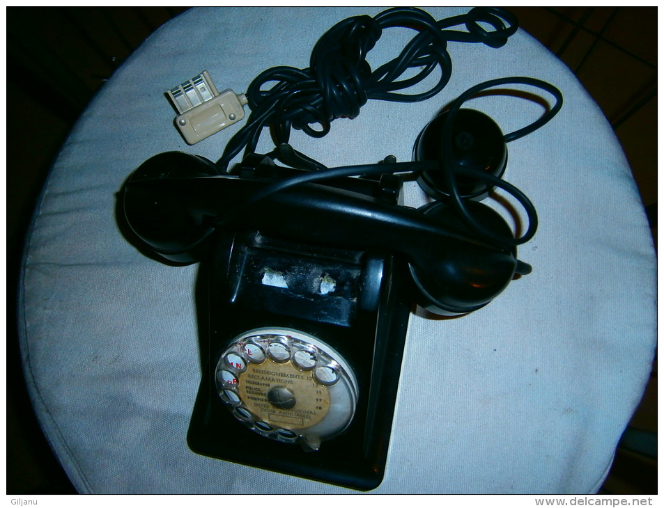 ANCIEN TELEPHONE NOIR BAKELITE AVEC ECOUTEUR   FONCTIONNE - Telefontechnik
