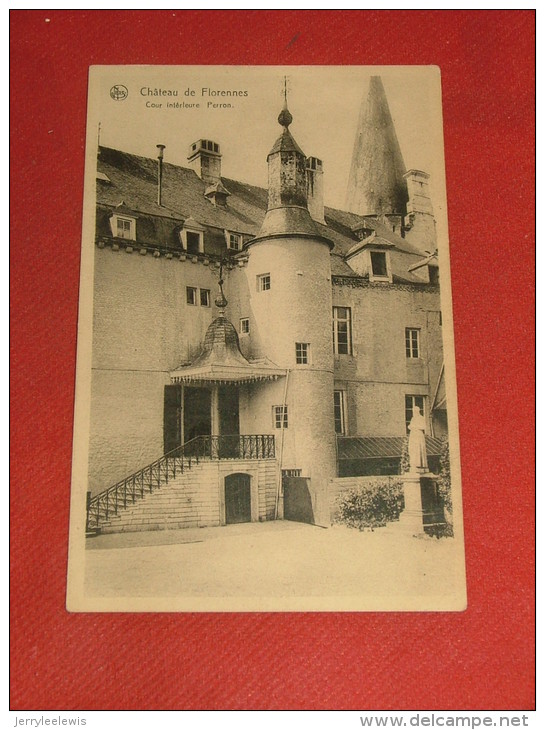 FLORENNES -  Château De Florennes - Cour Intérieure - Le Perron - Florennes