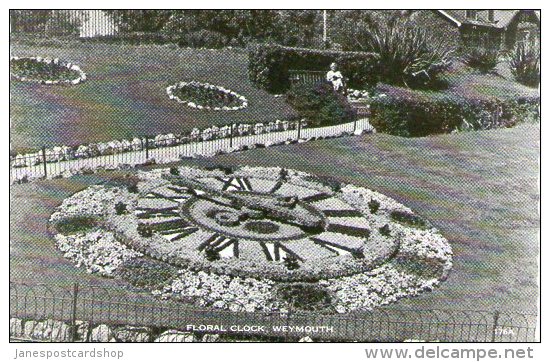 REAL PHOTO POSTCARD - FLORAL CLOCK - WEYMOUTH - - Weymouth