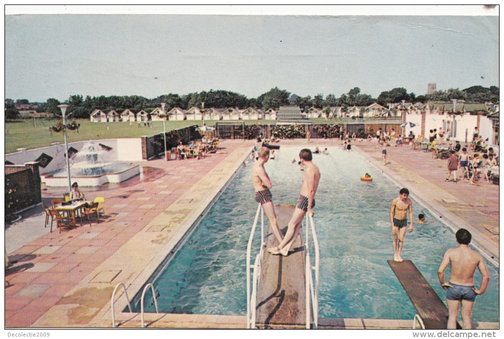 ZS43566 Swimming Pool Maddieson S Hemsby Holiday Camp Hemsby Gt Yarmouth Norfolk  2  Scans - Other & Unclassified