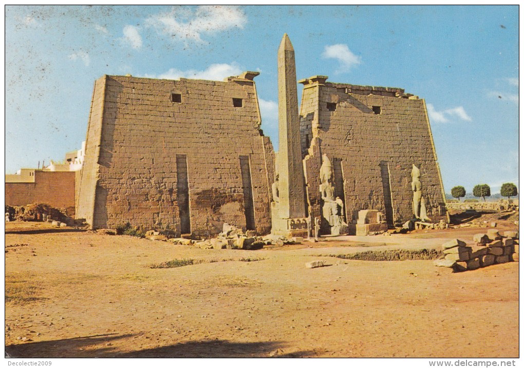 ZS50096 Luxor Pylons And Obleisk Of Amon Ra Temple  2 Scans - Luxor