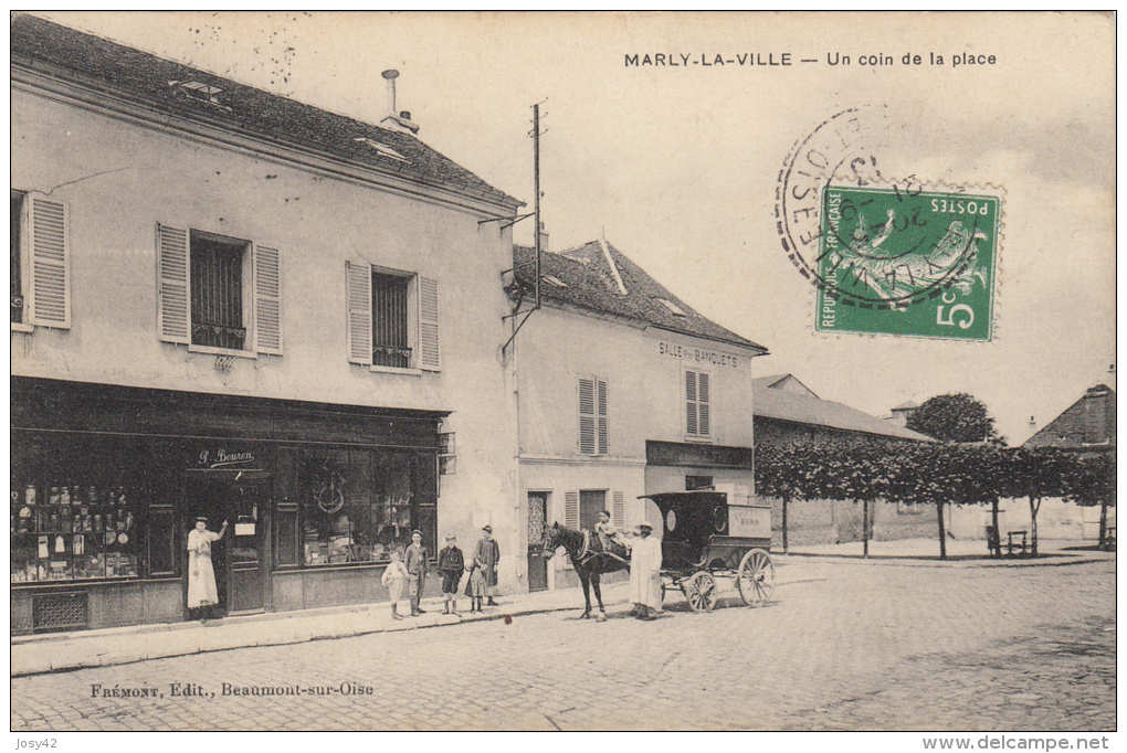 UN COIN DE LA PLACE - Marly La Ville