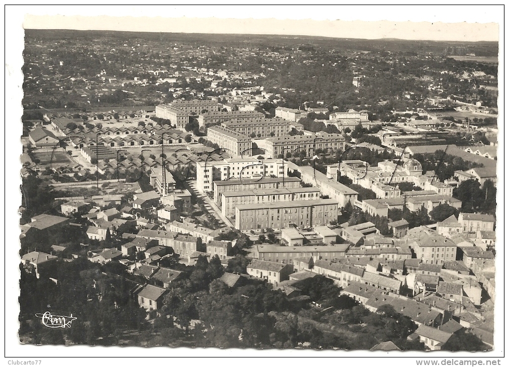 Nïmes (30) :Vue Aérienne Générale Au Niveau Du Quartier Des Casernes En 1950  GF. - Nîmes