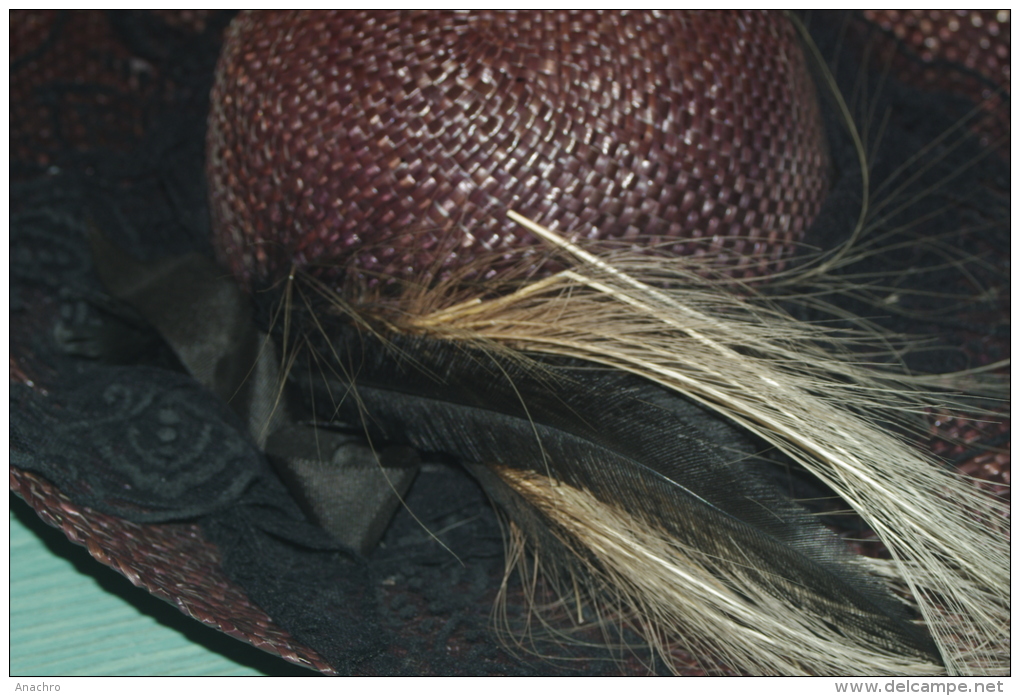 CHAPEAU  MODE PAILLE Naturelle DENTELLE Noire Et PLUMES - Hauben, Mützen, Hüte