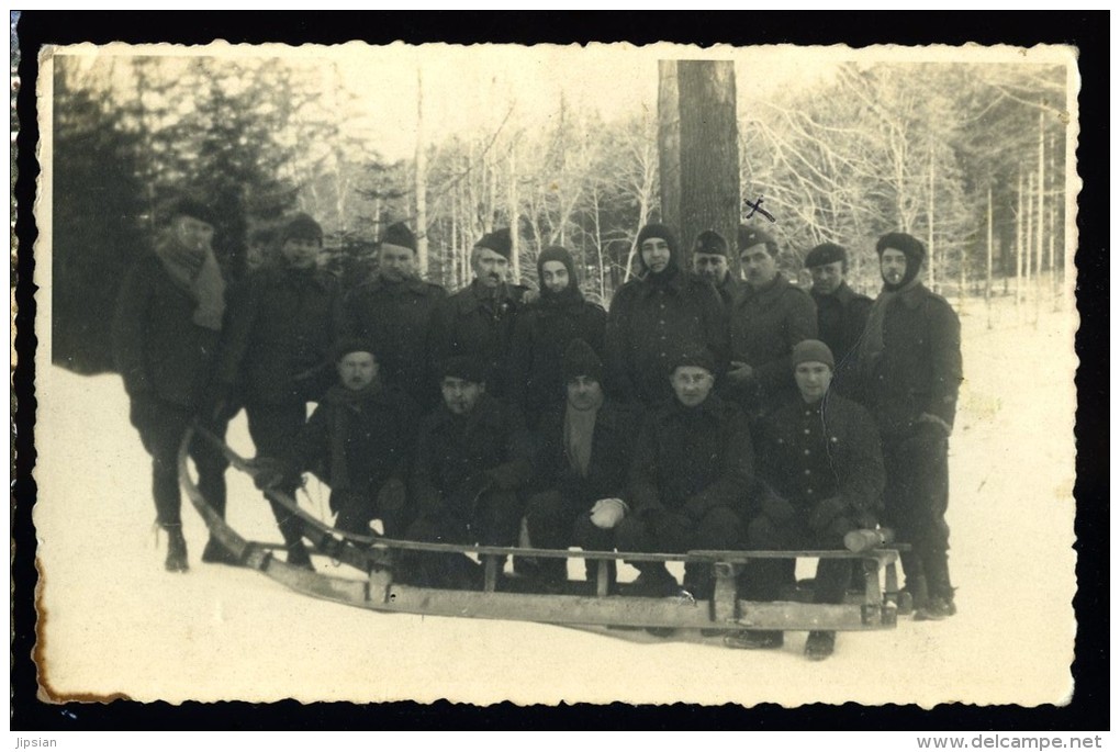 Cpa Carte Photo Militaires Dans La Neige Sur Une Luge    GUI14 - A Identifier