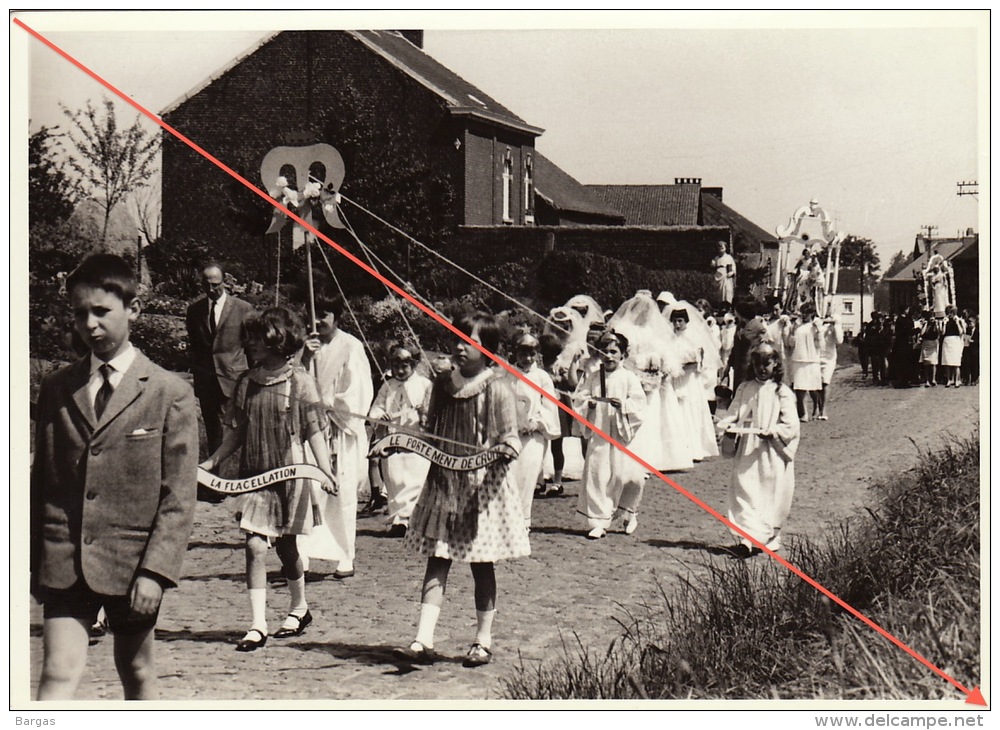 Photo Fête Dieu Religieuse à Gentinnes Entité De Chastres Brabant Wallon Curé 15 X 10,5cm - Lieux