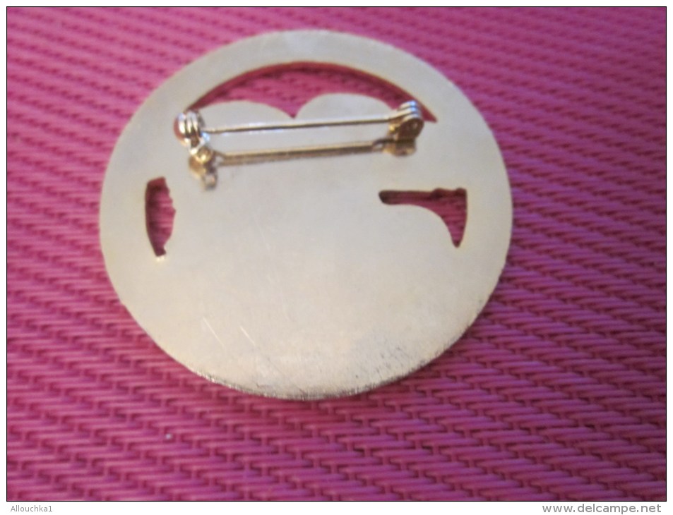 Insigna - Collector Button - Un Aigle - Badge  , Médaille, Insigne Métal émaillé 1980 Fur Rendezvous ANCHORAGE ALASKA - Obj. 'Souvenir De'