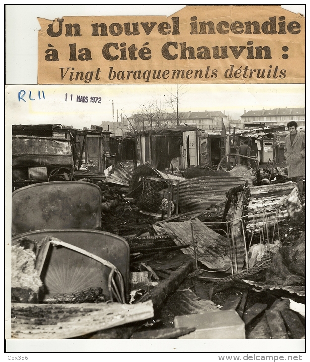 PHOTOGRAPHIE Du HAVRE Le 11 Mars 1972 Incendie à La Cité Chauvin , En Arrière Plan Les Champs Barrets - Graville