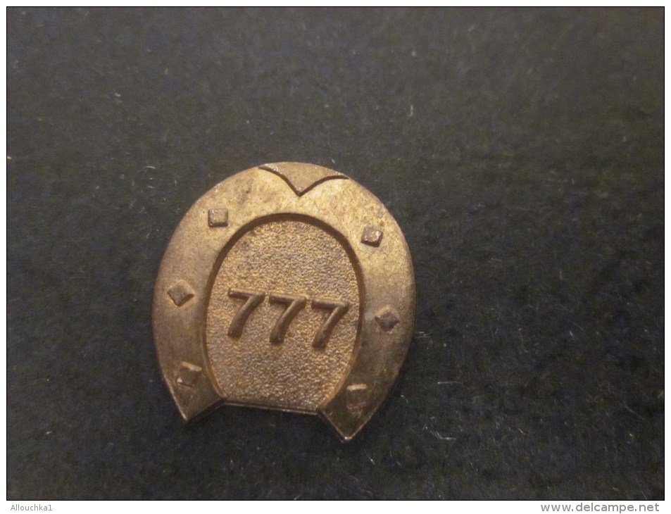 Badge Médaille Fer à Cheval Porte-bonheur 777 Jeton Token Muestra Gettone Publicitaire - Otros & Sin Clasificación