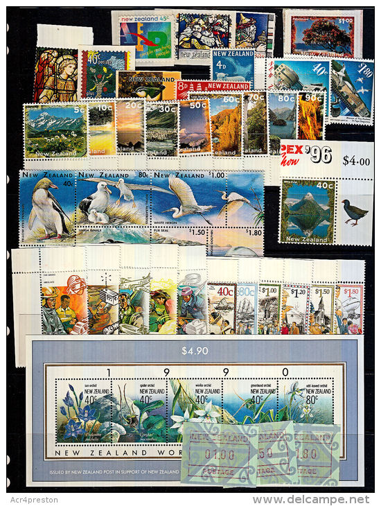 H0028 NEW ZEALAND, Small Lot Of 35 Stamps & 2 M-sheets, MNH (less Than Half Face Value) - Ongebruikt