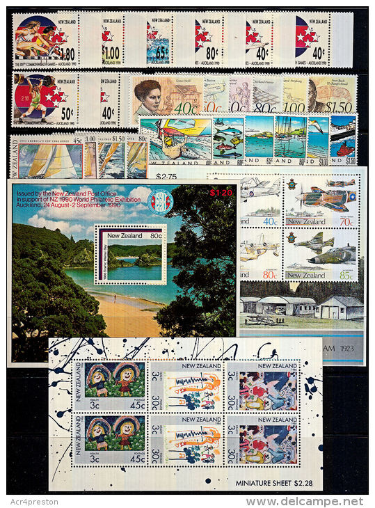 J0004 NEW ZEALAND, Small Lot Of 24 Stamps & 3 M-sheets, MNH (less Than Half Face Value) - Ongebruikt