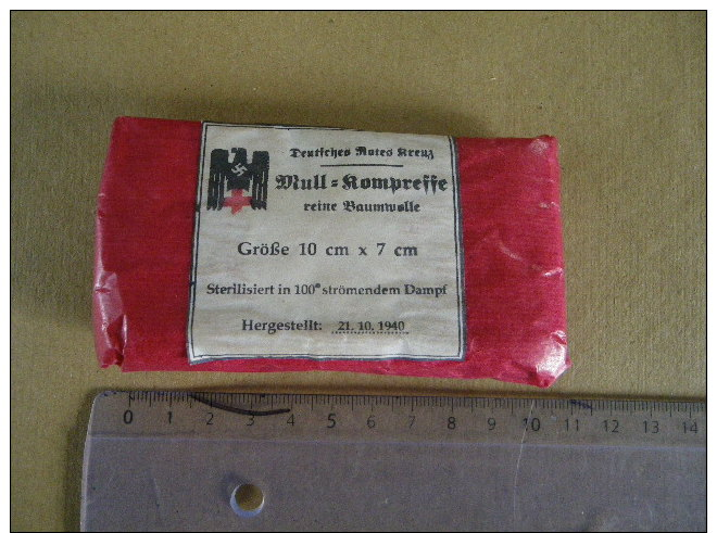 Mull6kompresse 10cmX7cm ( Rouge ) 1940 Allemande - Equipement