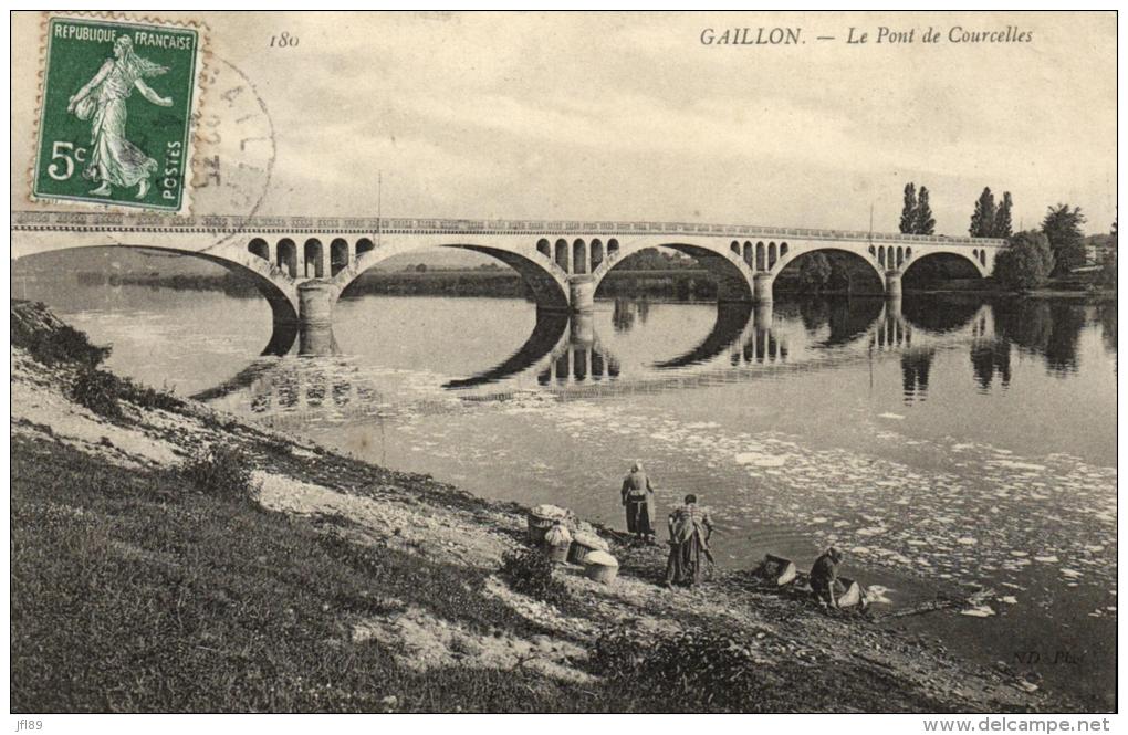 70485 - Gaillon (27) Le Pont De Courcelles Avec Des Lavandieres   ( Femmes Lavant Le Linge A L'ancienne ) - Andere & Zonder Classificatie