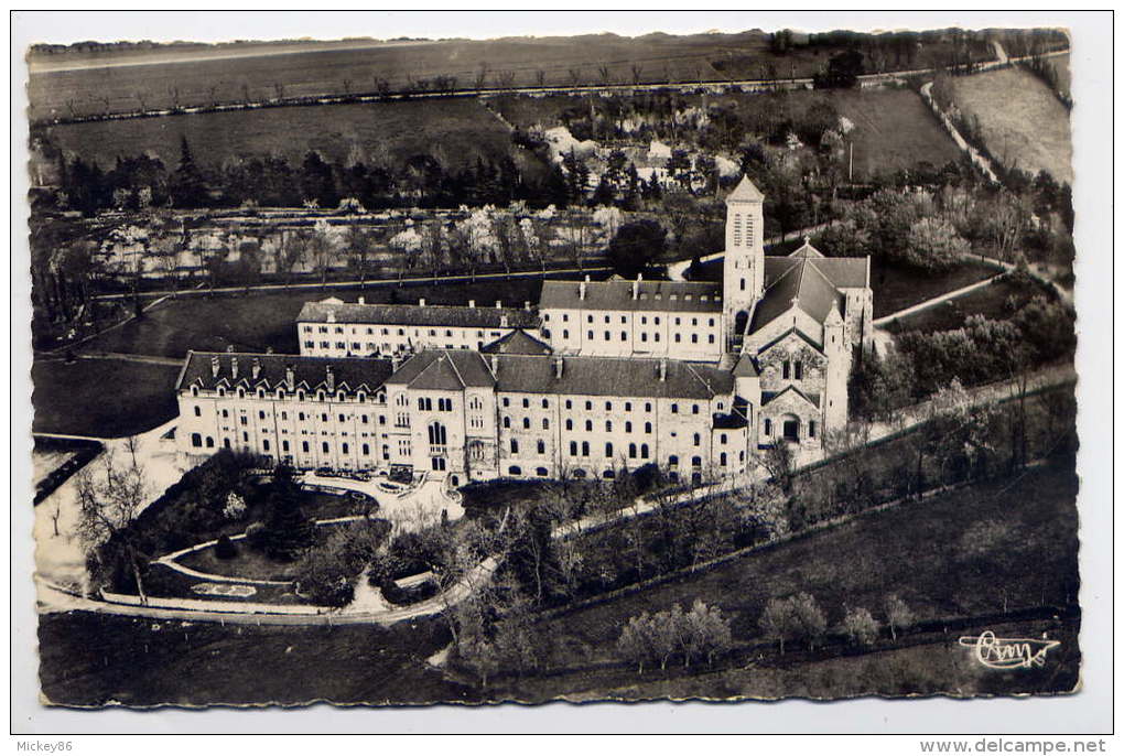 DOURGNE--Vue Aérienne,--Abbaye D'En Calcat ,cpsm 9 X 14  N° 1 A  éd Combier - Dourgne