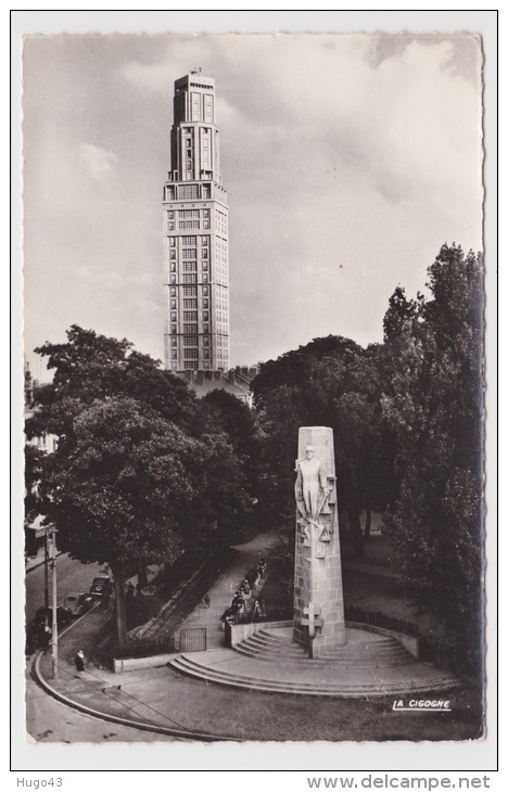 (RECTO / VERSO) AMIENS EN 1965 - PLACE RENE GOBLET AVEC MONUMENT DU MARECHAL LECLERC - Amiens