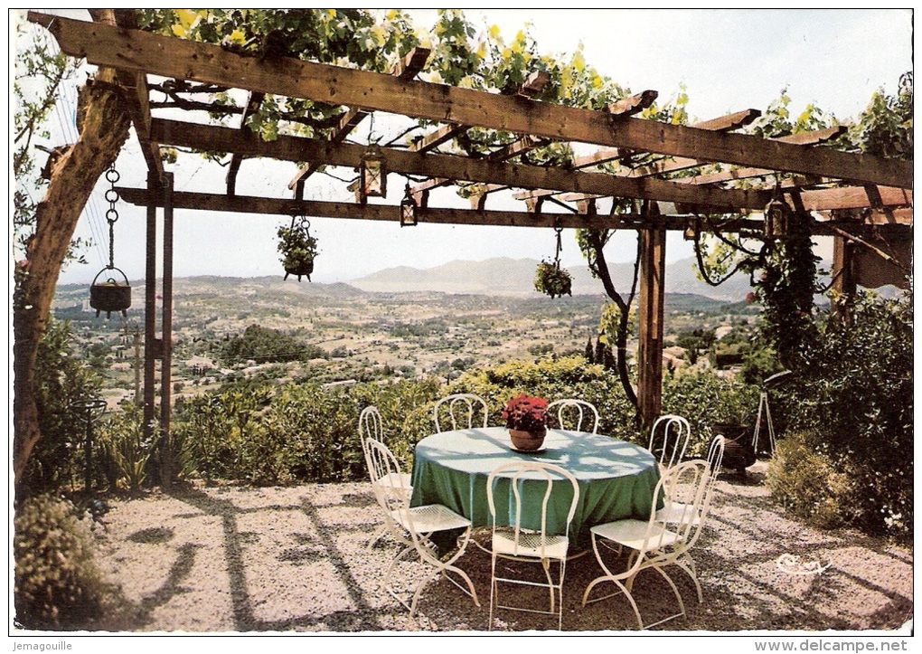 MOUGINS 06 - Vue Depuis Une Terrasse De Mougins Sur Cannes Et Les Iles - 17.7.1970 - B-3 - Mougins