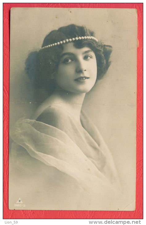 134481 / 1917 VARNA CENSOR BULGARIA , PORTRAIT BEAUTIFUL CHARMING LOVELY Woman Femme Frau - PH 3492-2 - Femmes