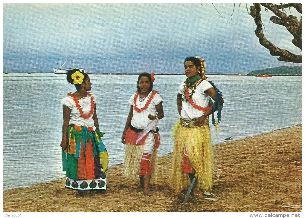310F Wallis Et Futuna Jeunes Filles Wallisiennes - Wallis Et Futuna