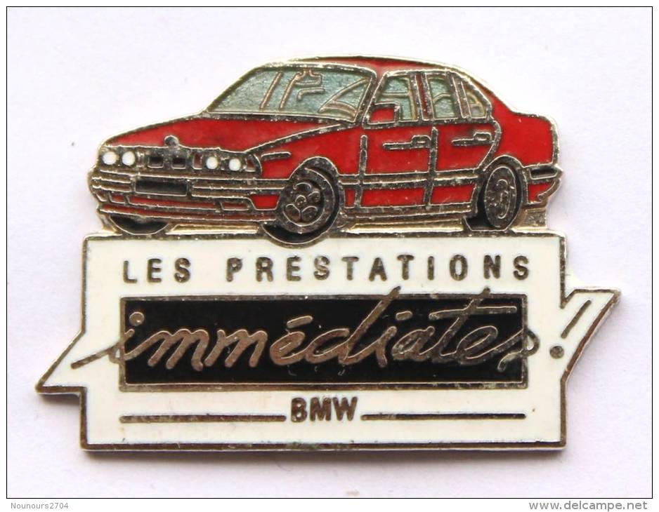 Pin's BMW - Les Prestations Immédiates - BMW 318 Rouge - Démons &amp; Merveilles - C971 - BMW