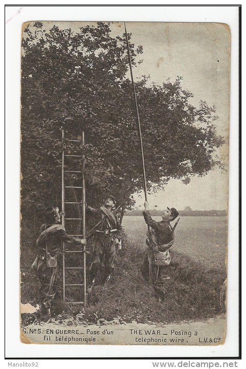 CPA MILITARIA : Pose D´un Fil Téléphonique N° 5 ( Dos Publicitaire : Aux Enfants Nantais Chaussures ) - Guerre 1914-18