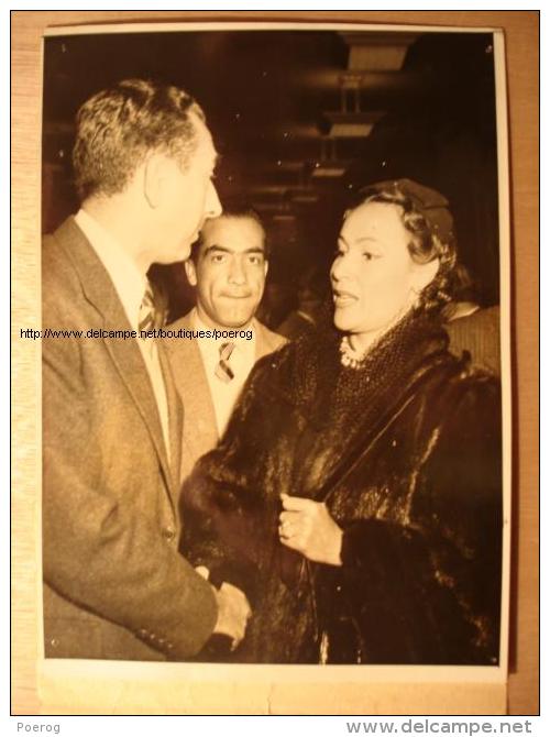 PHOTO 1948 - DOLORES DEL RIO A CHAILLOT - NEW YORK TIMES Tirage D´époque - Actrice Mexique Mexico Actress Cinema - Famous People