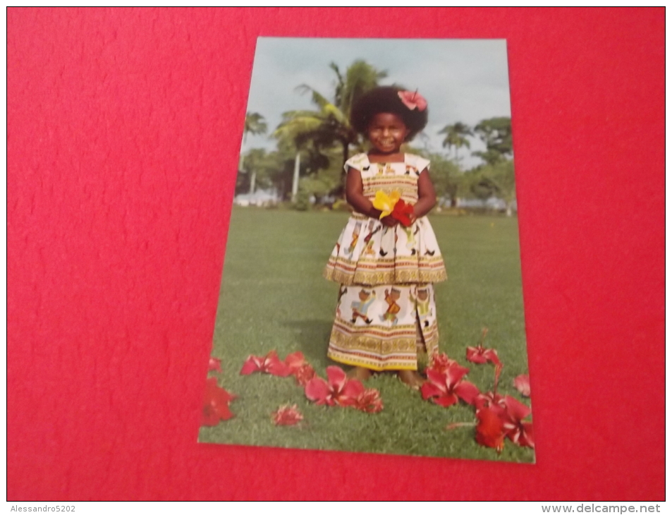 Fiji  9x14 Elizabeth Fijian Baby With Hibiscus Flowers - Fidschi