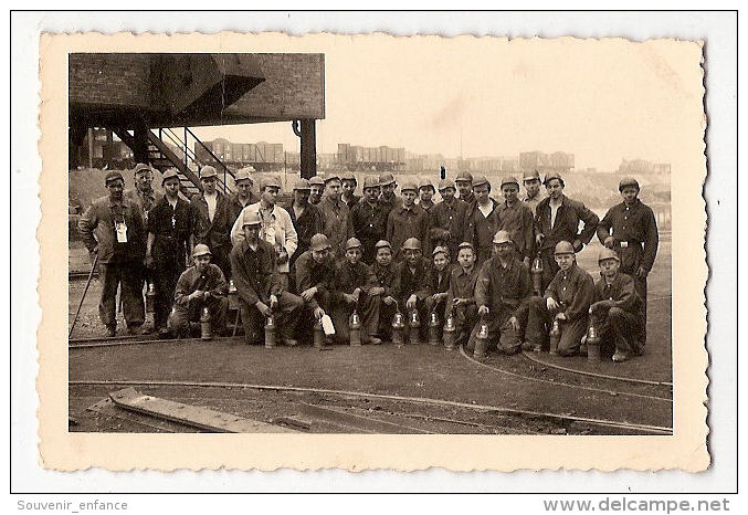 Photo Groupe Mineurs Mines Charbon Train - Métiers