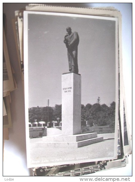 Bosnië Herzegovina Banja Luka Statue - Bosnië En Herzegovina