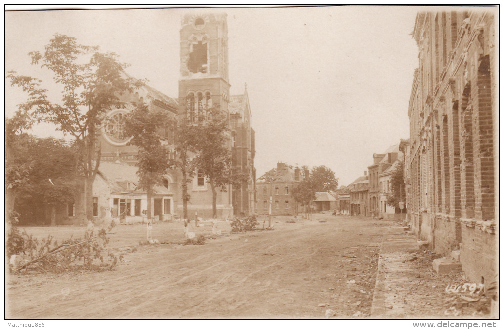 Photo Originale 1918 ROSIERES-EN-SANTERRE - Une Rue, L'église En Partie Détruite (A41, Ww1, Wk1) - Rosieres En Santerre