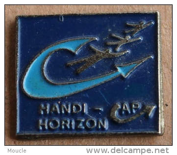 AVIONS - HANDI HORIZON - AP  -    (5) - Avions