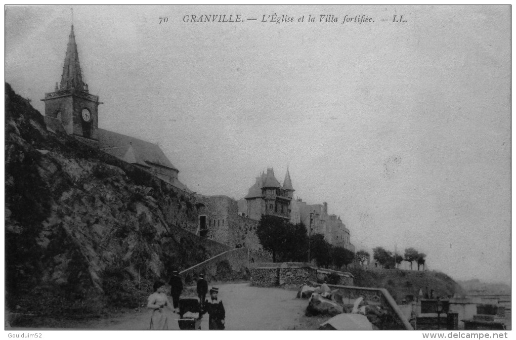 L´église Et La Villa Fortifiée - Granville