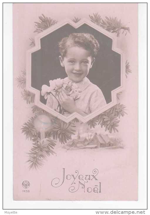 CPA-1942-ANTAISIE-JOYEUX NOËL-ENFANTS-1 PETIT GARCON DANS 1 CADRE AVEC 1 BOUQUET  DE ROSES BLANCHE - Other & Unclassified