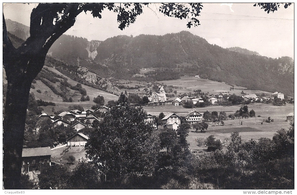 VACHERESSE   VUE GENERALE  ET LE ROCHER - Vacheresse