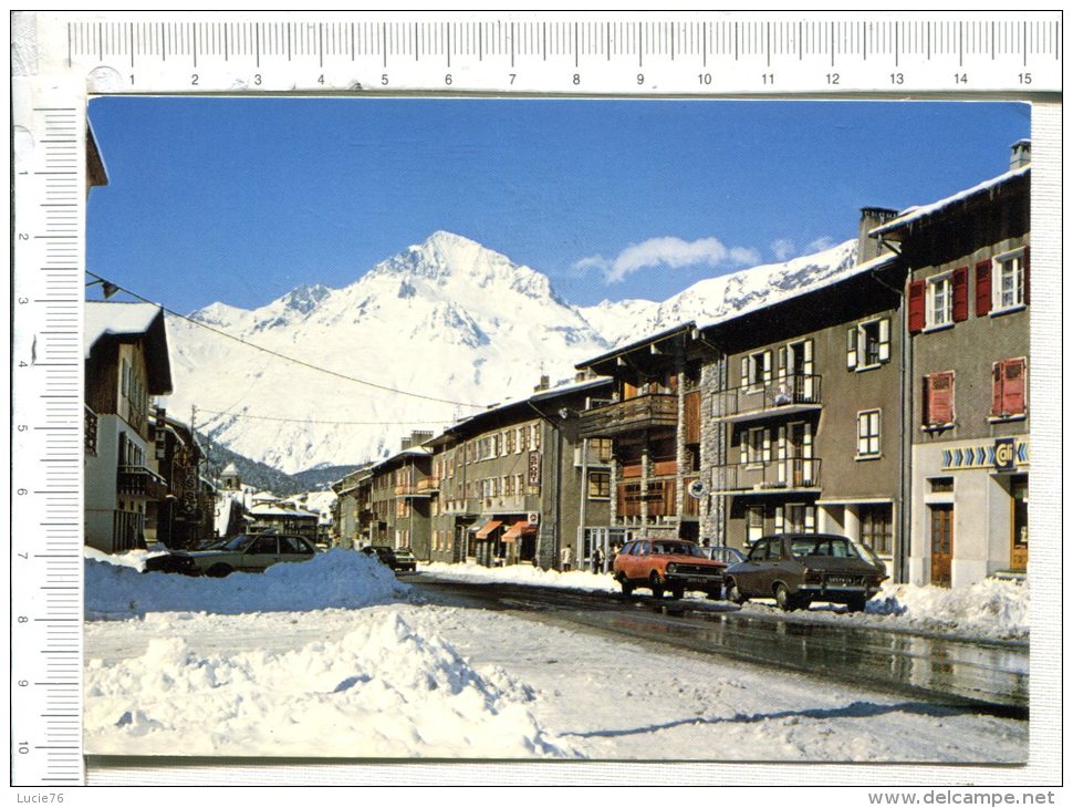 VAL CENIS - LASNLEBOURG -  La Grande Rue Face à La Dent Parrachée - Véhicules - Val Cenis