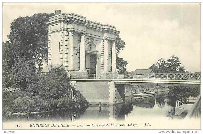 Oct13 557 : Loos  -  Porte De L'ancienne Abbaye - Loos Les Lille