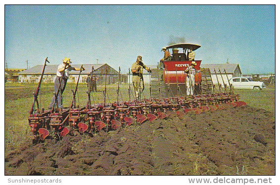 Canada Reeves Steamer Pulling 20 Bottom Plow Western Development Museum Saskatoon Saskatchewan - Autres & Non Classés