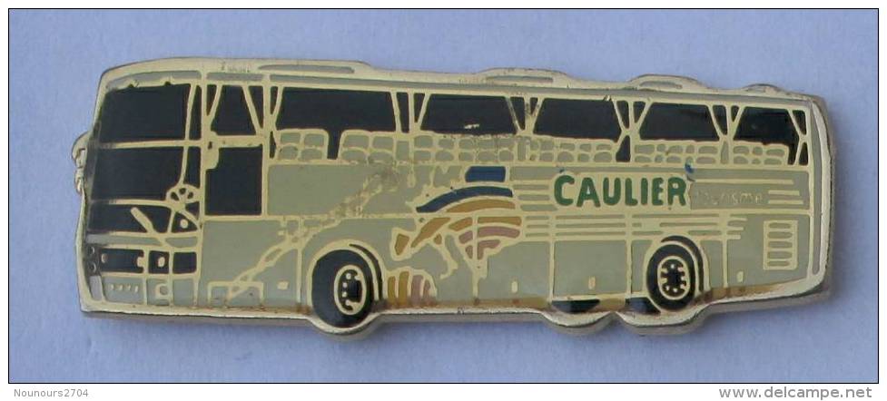 Pin's  TRANSPORTS CAULIER Tourisme - L'autocar - Carte De L'Europe -  C1125 - Transports