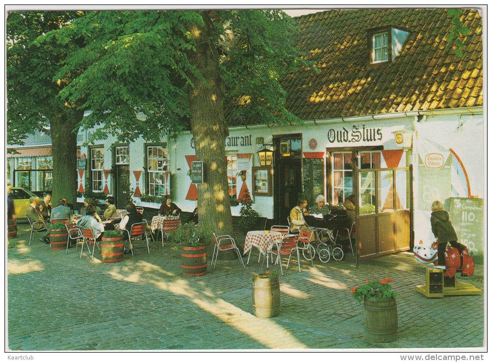 Sluis : Restaurant Oud-Sluis; Terras, Kinderwagen & Speeltoestel, Auto  - Holland/Nederland - Sluis