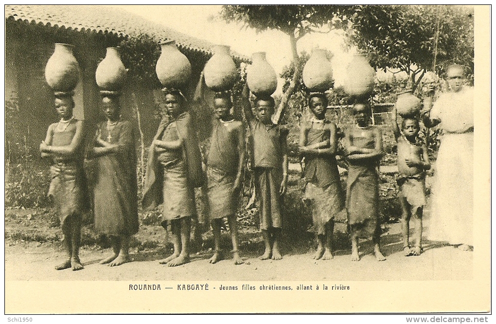 ~    ROUANDA   - KABGAYE  . Jeunes Filles Chrétiennes Allant à La Riviére    .   Bien Sympa Et Pas Chére  ~ - Ruanda-Urundi