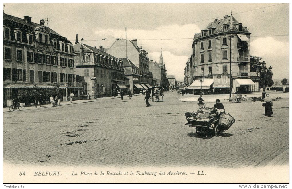 CPA 90 BELFORT LA PLACE DE LA BASCULE ET LE FAUBOURG DES ANCETRES - Belfort - Ville