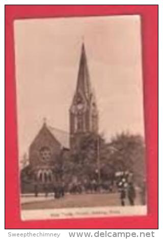 RP CANNING TOWN Holy Trinity Barking Road E13 East London Tram C & M Copyright - Londres – Suburbios