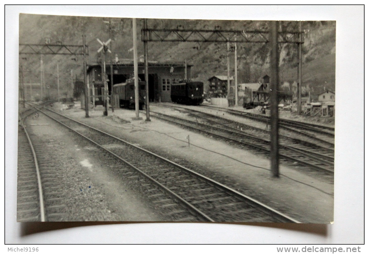 Photo Prise Du Train 661  Ligne Brig-Bern à Situer Mars 1959 - Gares - Avec Trains