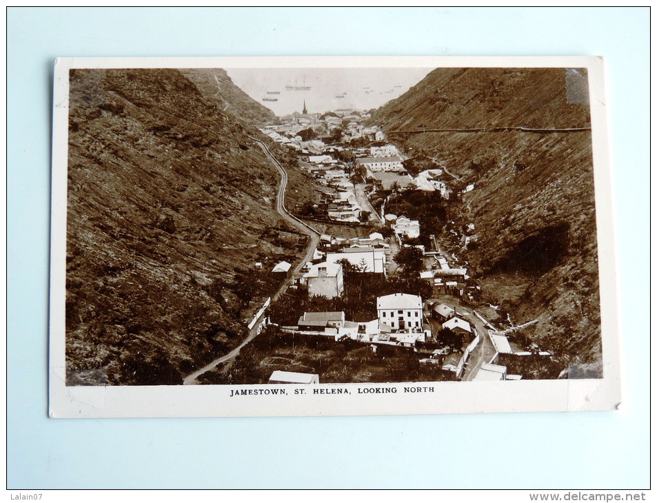 Carte Postale Ancienne : SAINTE-HELENE , St HELENA : Jamestown Looking North - Sant'Elena