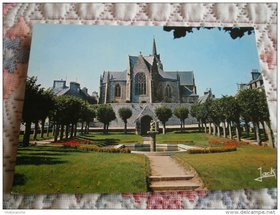 29 - GUERLESQUIN - LE SQUARE ET L'EGLISE - CPSM CARTE VIERGE - - Guerlesquin